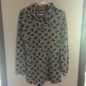 Stylish and comfortable women’s medium tunic